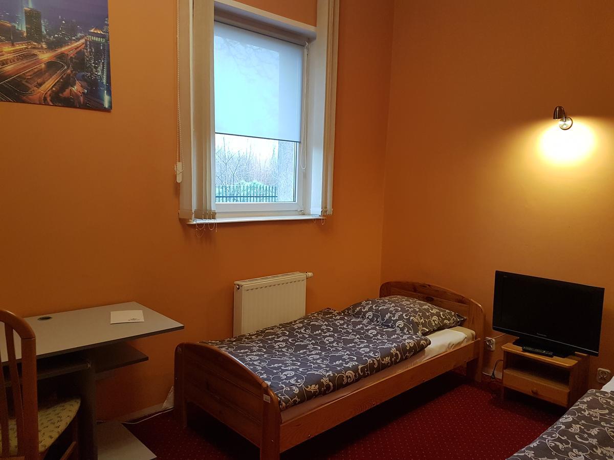 Chrobry Hotel Szprotawa Luaran gambar